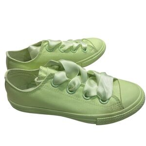 CONVERSE Ctas Big Eyelets Ox in Barely Volt Size 12 Junior